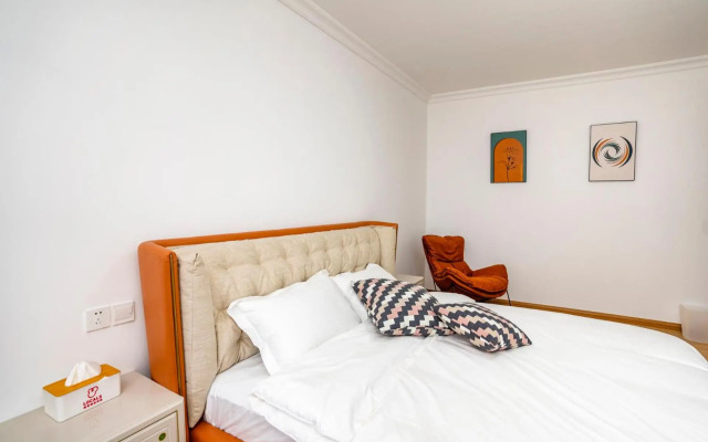 Locals Apartment House 01