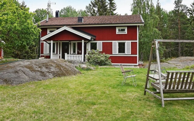 7 Person Holiday Home in Ljusterö