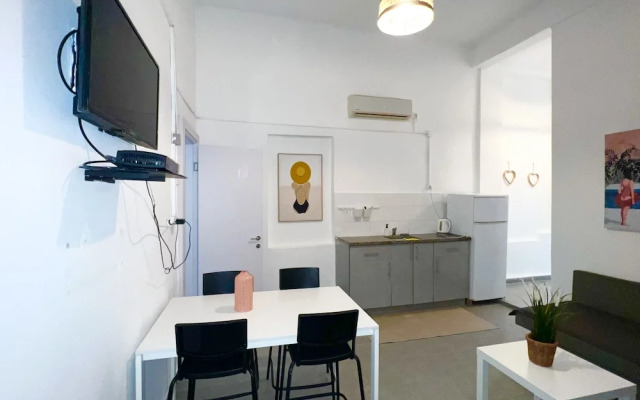 Ha-Carmel Market Apartment