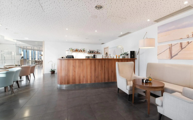 Eurostars Oasis Plaza Hotel