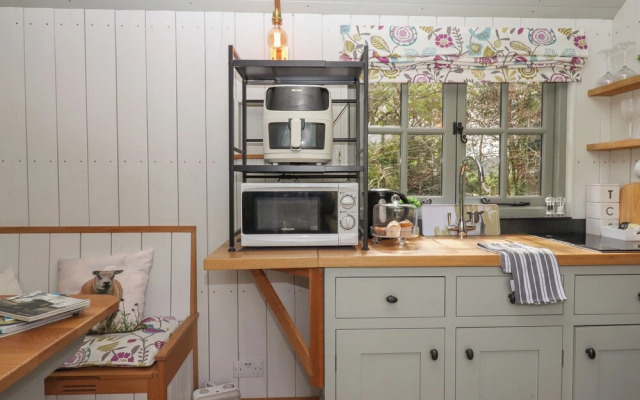 Burr 1 Shepherds Hut