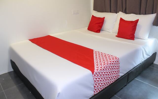 Oyo 90035 Star Hotel