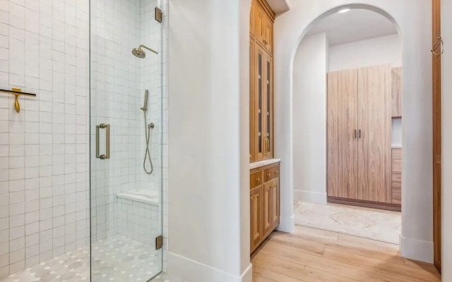 Rosemary 7 Bedroom Home