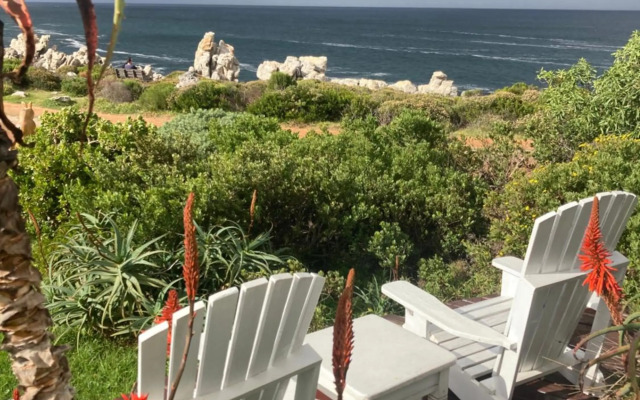 Rondawel with sea view