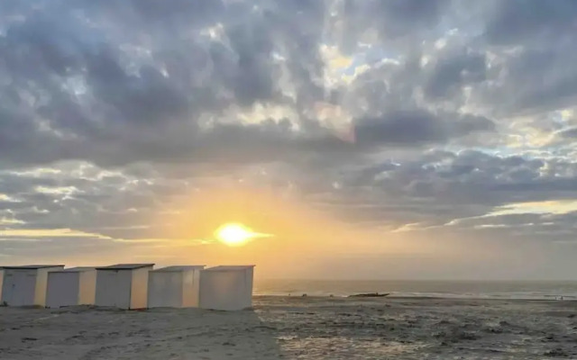 Cosy Apartment With Terrace Near Beach