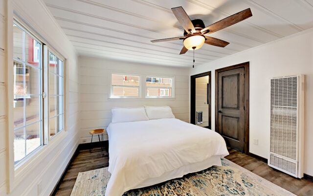 4093 Manzanita Ave Cabin Unit 3