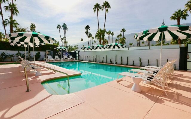 The Marley by AvantStay – Mid-Century Modern Retreat with Pool & Mountain Views