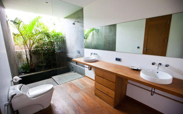 Jimbaran Balangan BeachFront Villa Nakar