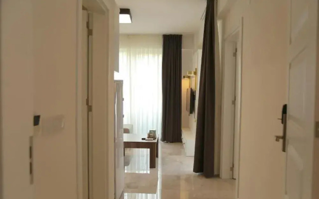 In Suit Luxury Hotel