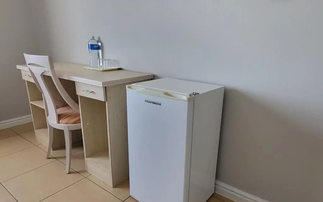 Shalimar Gardens Hotel