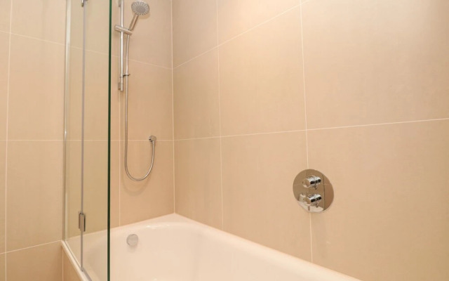 4 Court Terrace, Hillfield Village