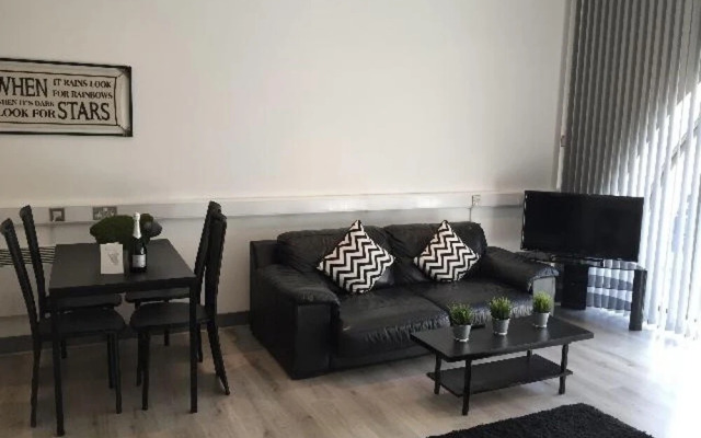 Captivating 1-bed Apartment in Swansea