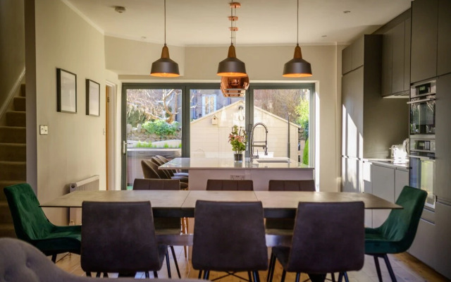 Luxurious Tranquil Four Bedroom Retreat in Buxton