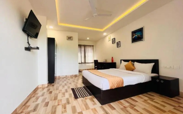 7 Malai Residency