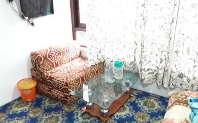 Holiday Inn Guest House