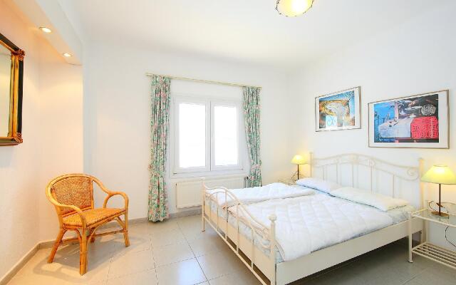 Requesens 166 - Three Bedroom