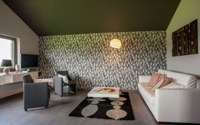Lush Holiday Home with Private Swimming Pool in Tenneville