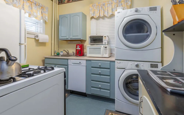 Antoinette's Apartments & Suites