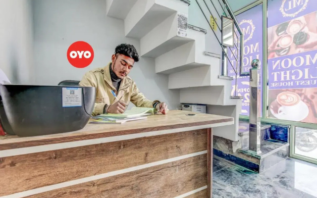 Oyo Flagship 703865 Moonlight Guest House