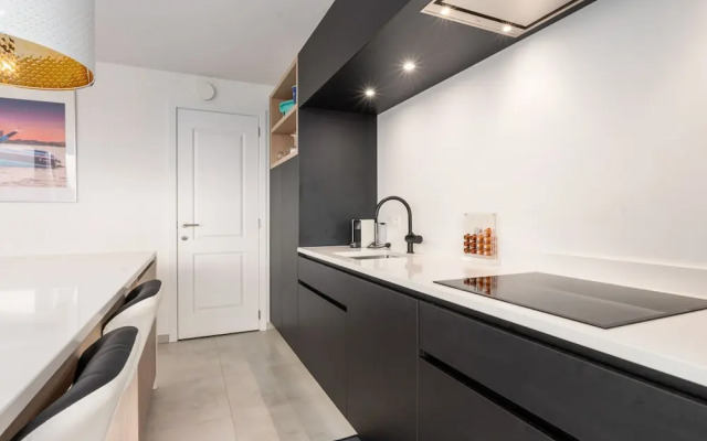 Stylish Apartment Near the Center