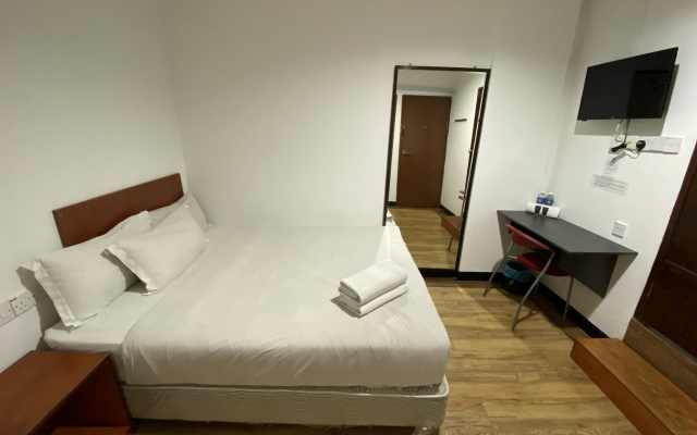 Super OYO 89847 Switz Paradise Hotel