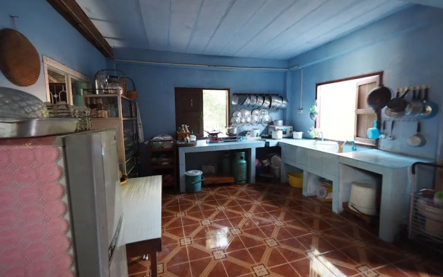 Ram Yai Homestay - Hostel