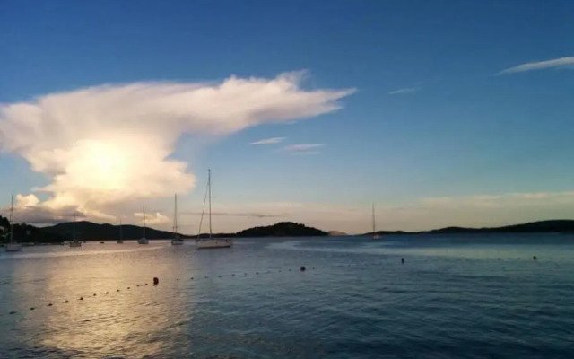Beachfront House with garden and two terraces