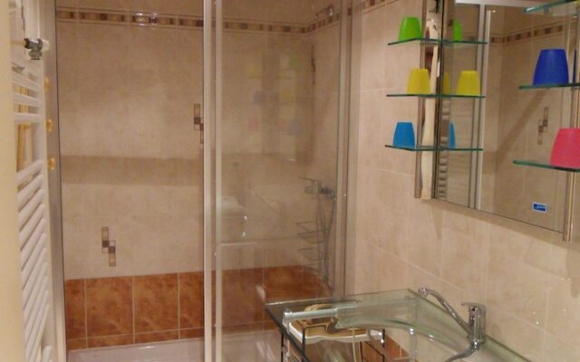 Les Rosaces Du Buëch. Gite