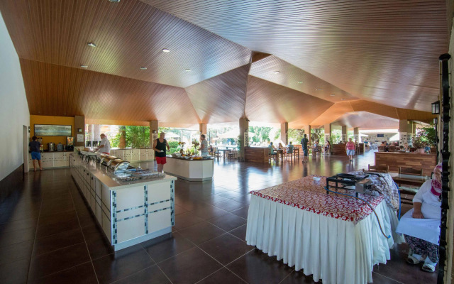 Hotel Holiday Calbis