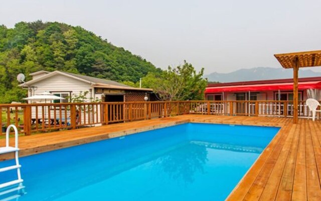 Pocheon Ant Village White House Pension