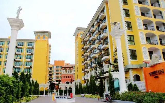 Three Bears, Thailand Pattaya Venetian Apartment