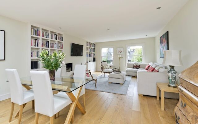 Spacious 3-bedroom Apartment in Earls Court