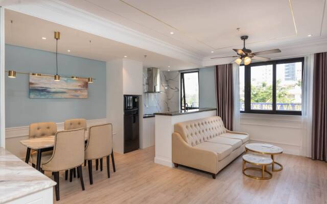 Louis Mo Apartment