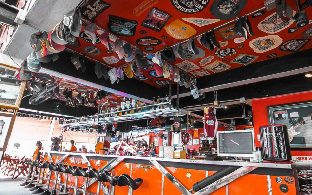 Nicky's Handlebar Hotel