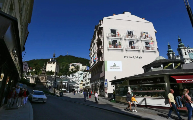 Art Deco WOLKER by ASTORIA Hotel & Medical Spa