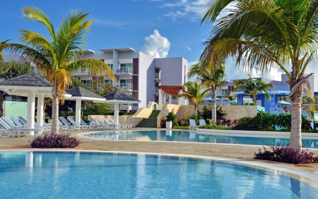 Grand Aston Cayo Las Brujas Beach Resort & Spa