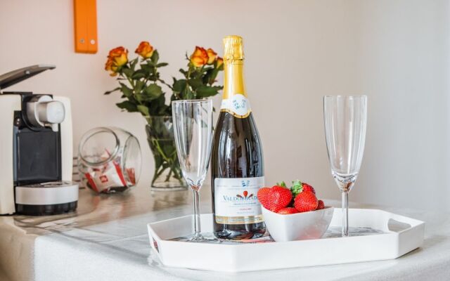 Florence Liona Apartments