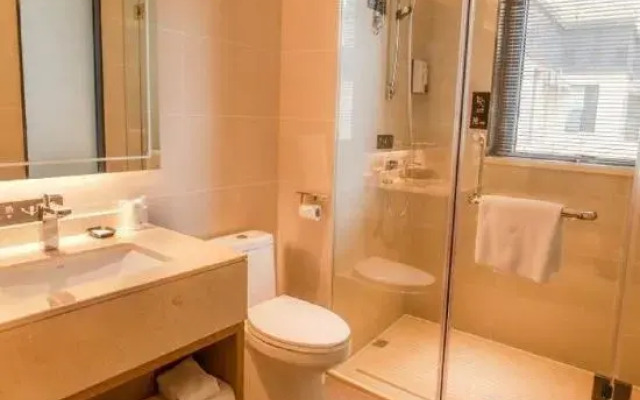 Qinin hotel (Haihang Square Metro Station Branch)