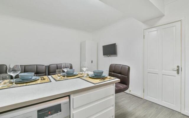 Sachin's 2 Bedrooms Apartment
