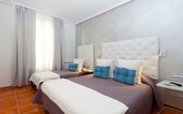 Hostal Las Fuentes - Adults Only