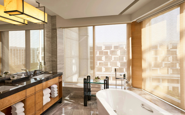 JW Marriott Hotel New Delhi Aerocity – Guest Rooms – Mahipalpur