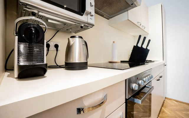 Modern and lovely apartment next to subway station