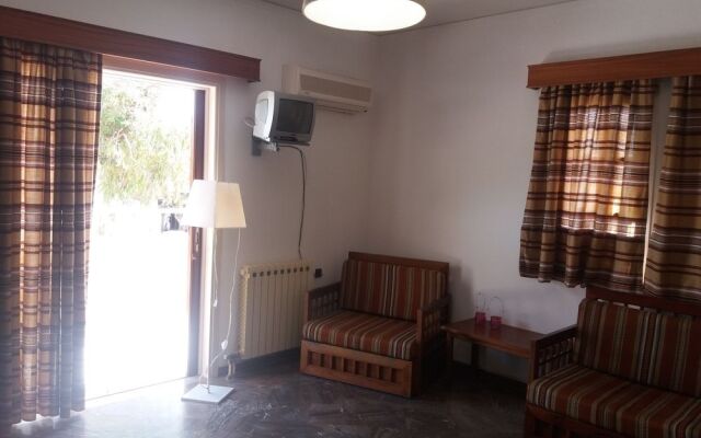 Elpida Apartments