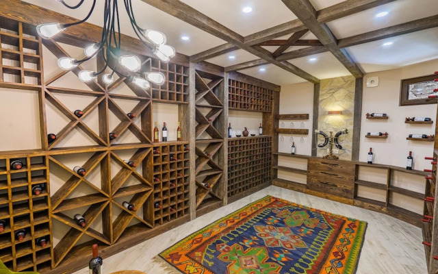 Отель AV Barton Hill