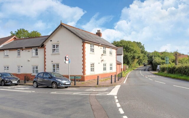 Rustic Holiday Home in Birmingham near Motorcycle Museum