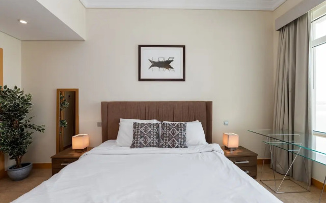 Palm Living 2BR Maid w Pool Beach Access