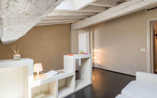 Santa Croce Apartments by Mmega