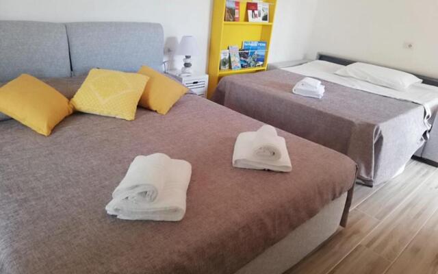 Flamingo Guest House- Rooms