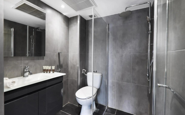 Jaffa Residence by HolyGuest