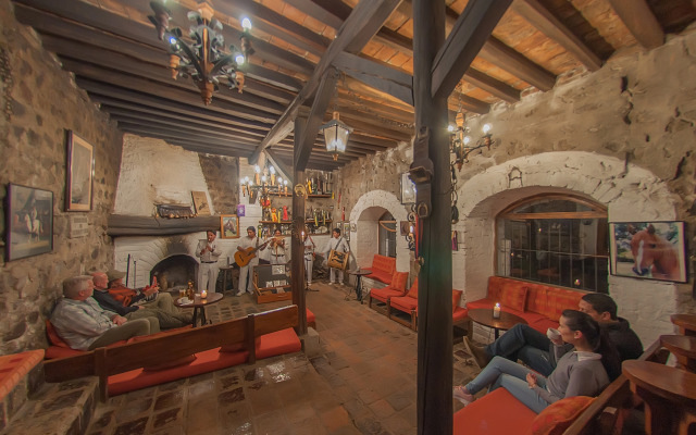 Hosteria Hacienda Pinsaqui